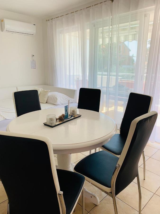 Ivana Apartment With Terrace Novalja Dış mekan fotoğraf