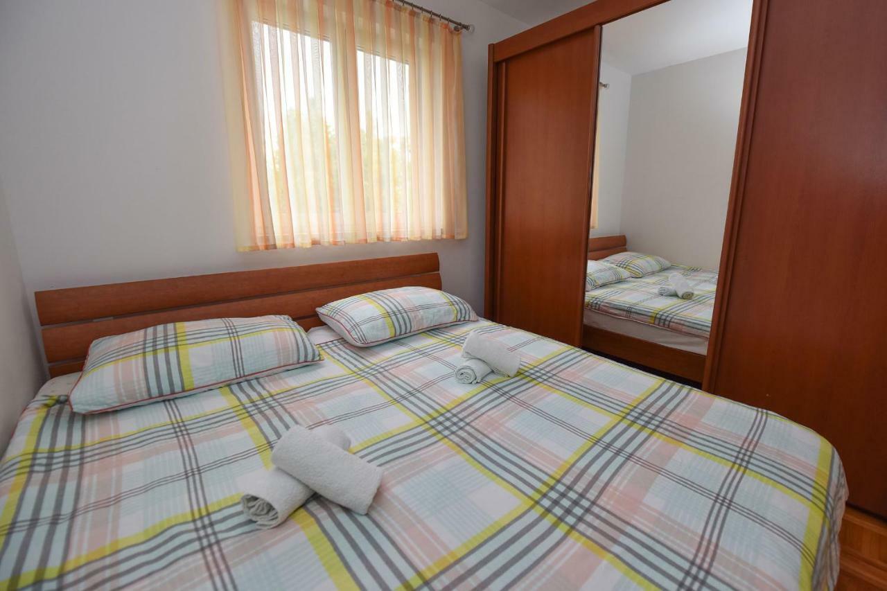 Ivana Apartment With Terrace Novalja Dış mekan fotoğraf
